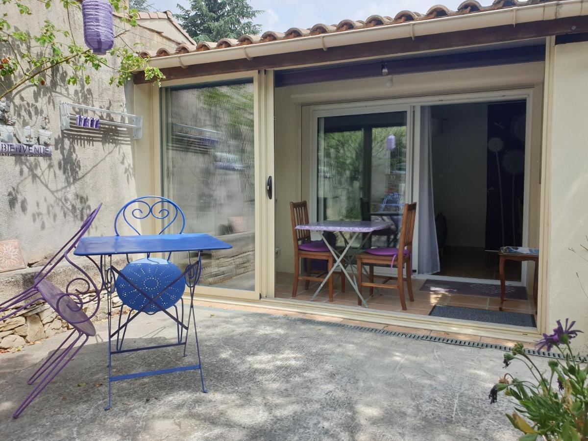 Pause couleur Lavandula Roussas Extérieur photo
